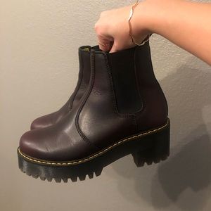 Dr. Martens Rometty Wyoming Leather Platform Chelsea Boots in Burgundy US 7
